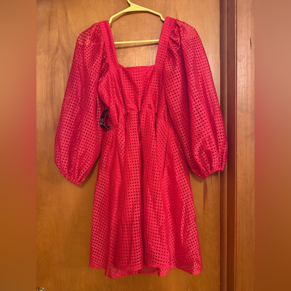 New York & Company Coral Red Textured Button Front Dress Size Small NWT - Picture 2 of 3